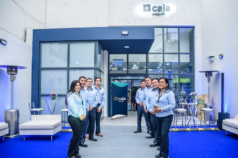 inauguracion-agencia-larcomar