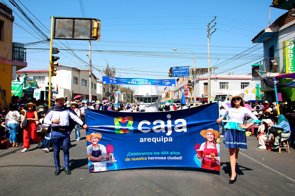 Caja Arequipa celebra el 484° Aniversario de Arequipa reconociendo a