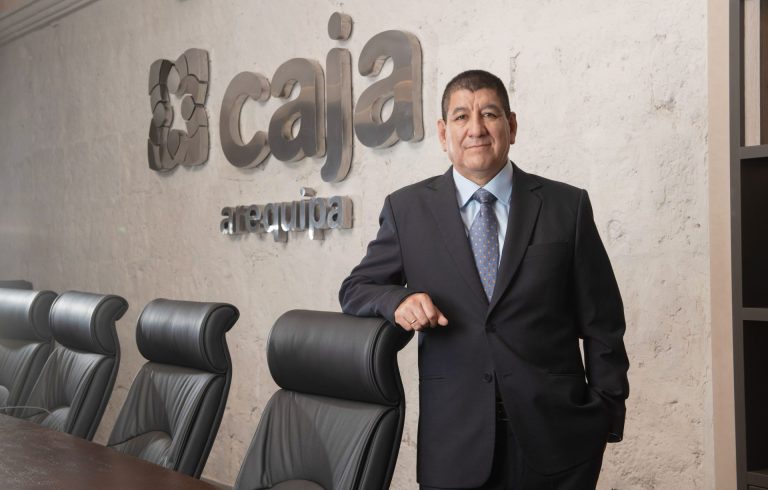 Luis-Gallegos-CajaArequipa