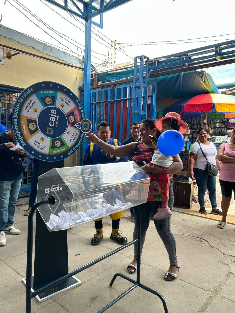 campaña “Madres que transforman vidas” de Caja Arequipa