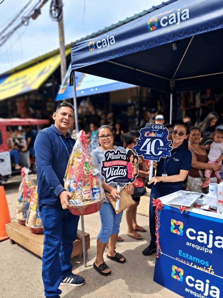 Caja Arequipa rinde homenaje a millones de madres peruanas