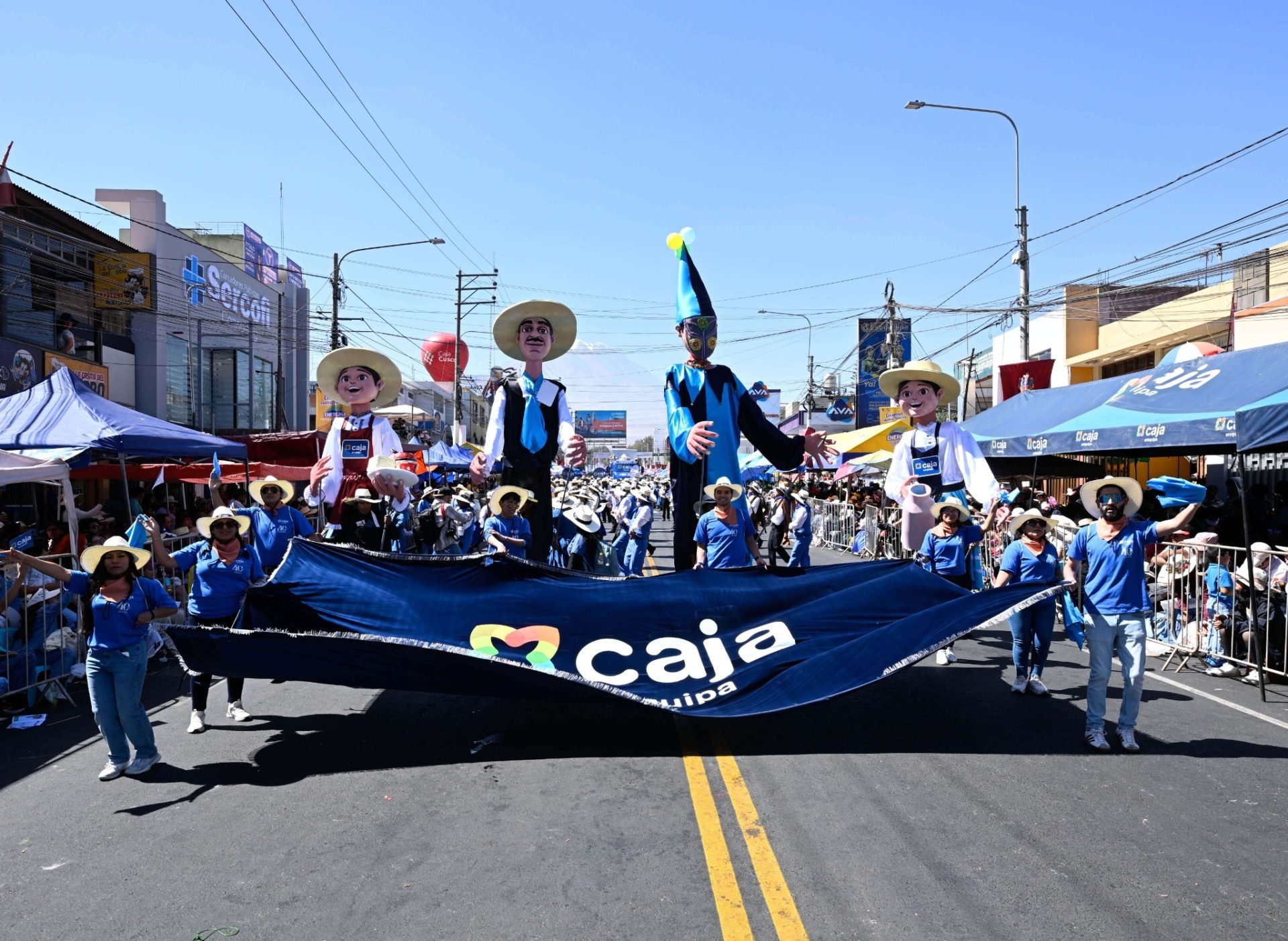 CAJA AREQUIPA GANA EL PREMIO A MEJOR DELEGACIÓN DEL CORSO DE LA AMISTAD 2026