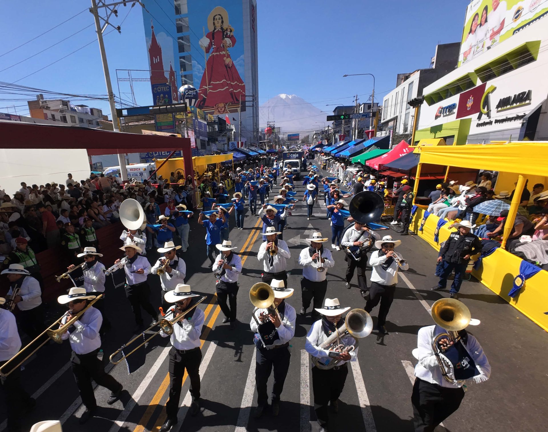 En el marco de las celebraciones por el 486° aniversario de Arequipa, Caja Arequipa fue reconocida como Mejor Delegación del Corso de la Amistad 2026