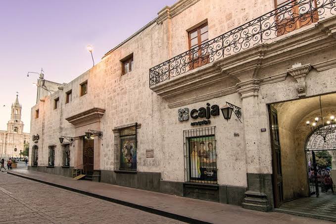 Caja Arequipa - INstitucional