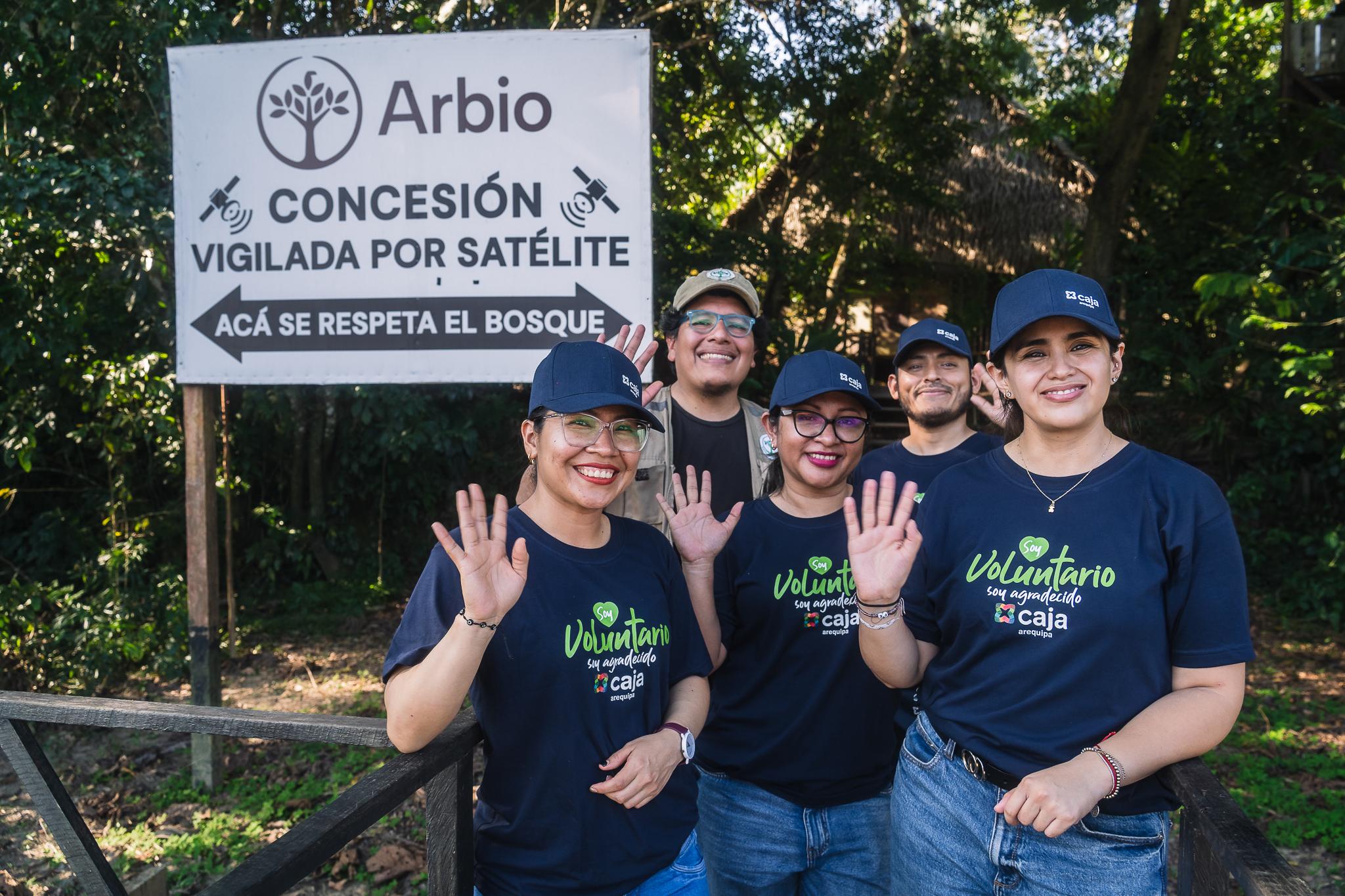 Caja Arequipa visitó las 39 hectáreas de bosque amazónico que protege junto a Arbio Perú en Madre de Dios