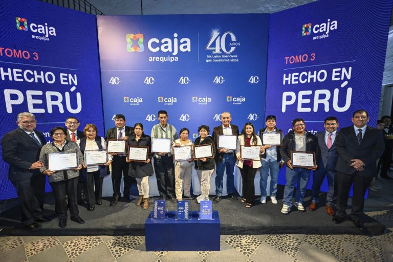 Lanzamiento del libro Hecho en Peru (3)